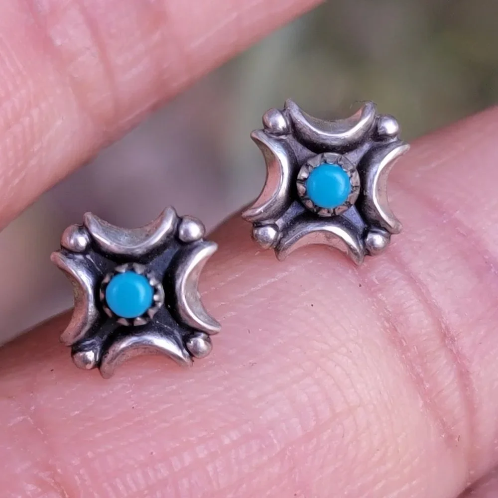 Native American Fred Harvey Era turquoise crescent moons raindrops sterling stud - Picture 14 of 15